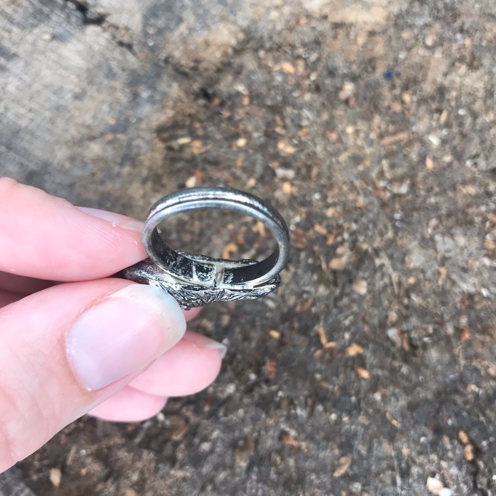 Vintage saber tooth tiger ring - Picture 7 of 7